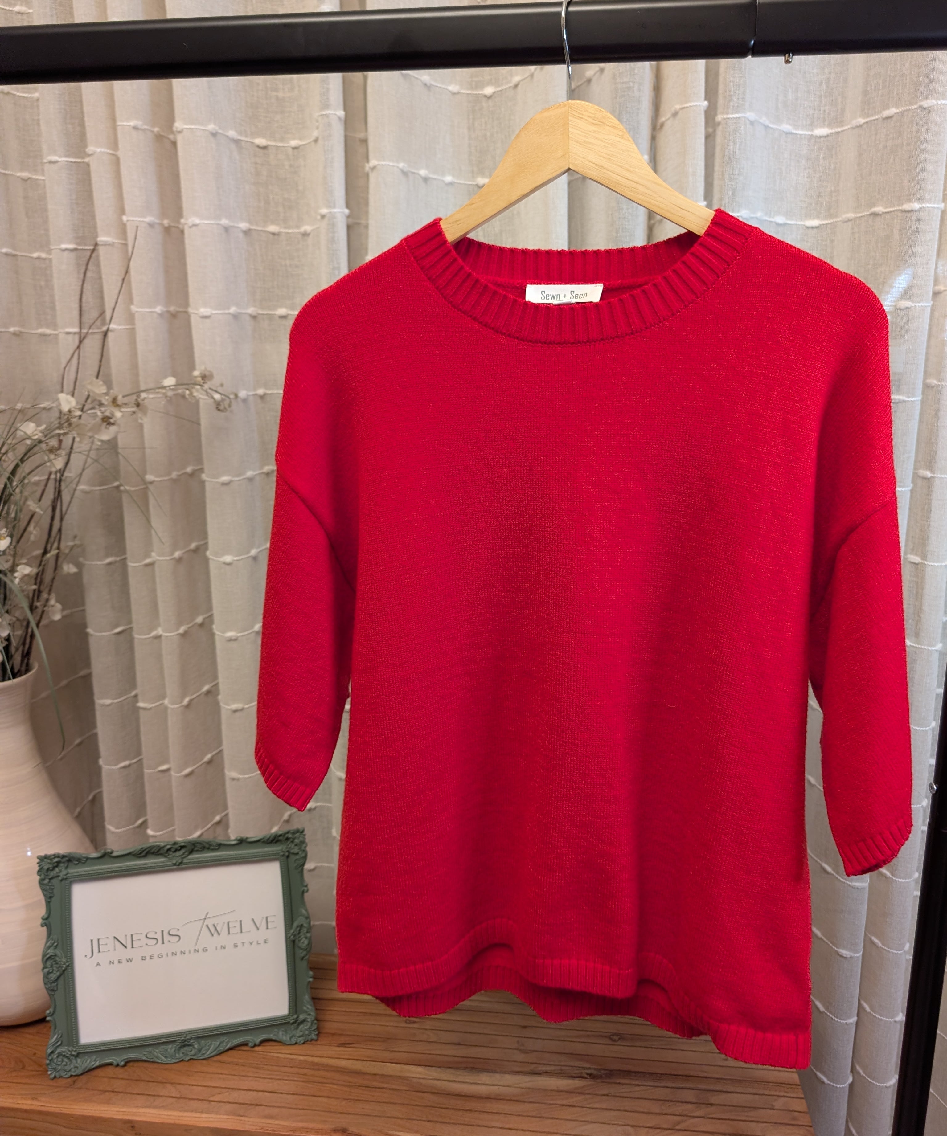 RED SHORT SLEEVED SWEATER TOP