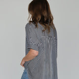 OVERSIZED SHORT SLEEVE BUTTON DOWN STRIPED SHIRT