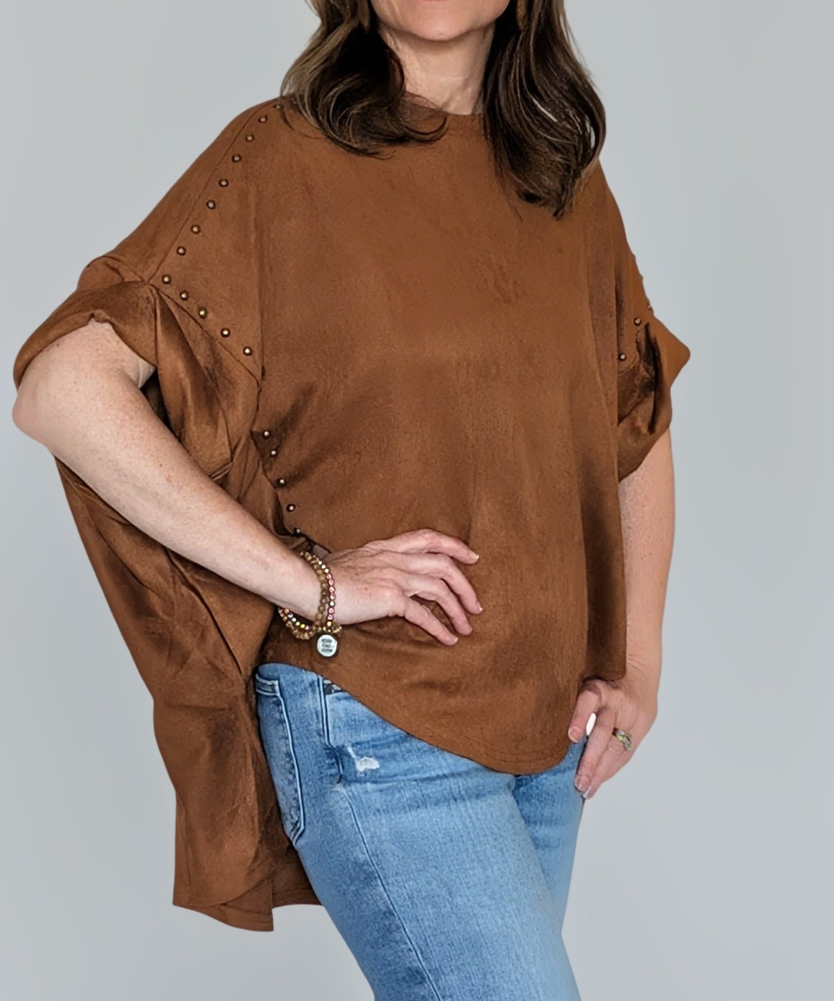 HIGH LOW STUDDED OVERSIZED TOP - CAMEL