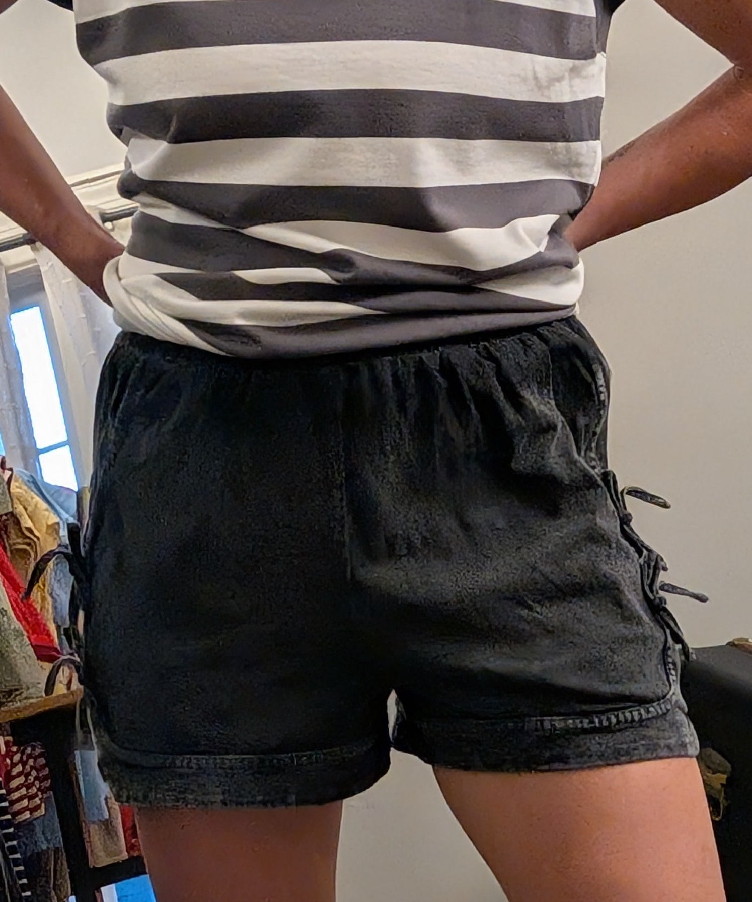 BLACK BOW DETAILED SHORTS